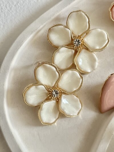 گوشواره گلبرگ نباتى دور طلايى