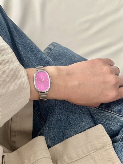 ساعت صفحه صورتى طرح كاسيو