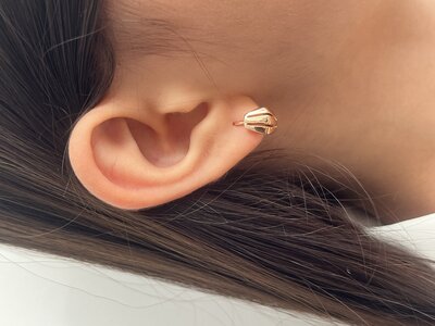 گوشواره حلقه اى طلايى طرح هندسى 