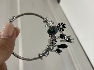دستبند پاندورا طرح خرس و بابونه مشكى 