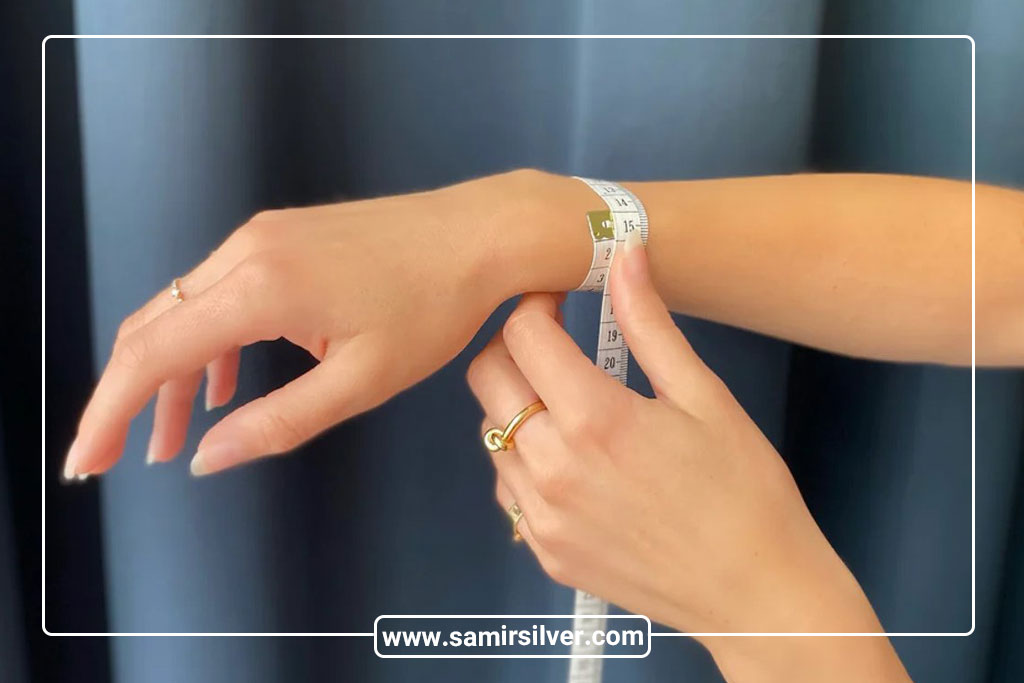 استفاده از متر خیاطی یا نوار کاغذی